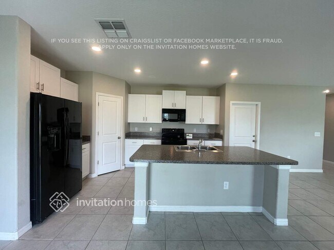 Photo - 15618 Greenleaf Bay St