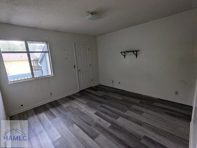 Photo - 910 Brett Dr