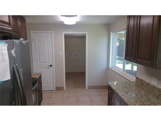 Photo - 2600 Upham St