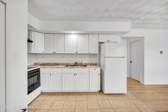 Photo - 1215 Lori Dr