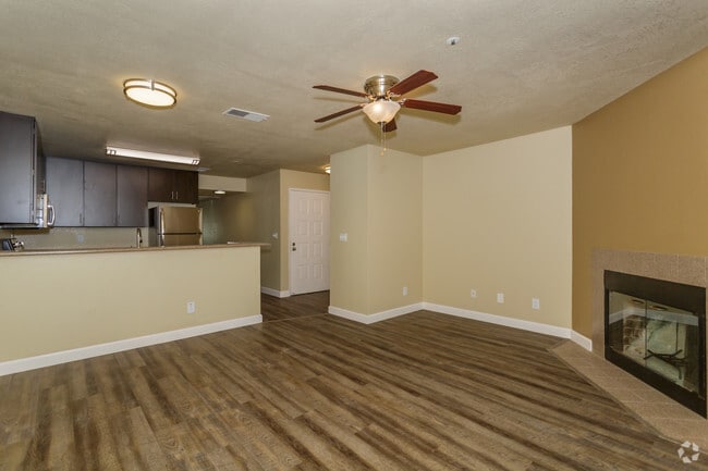 1BR, 1BA - 720 SF - Sunrise Creek Apartments