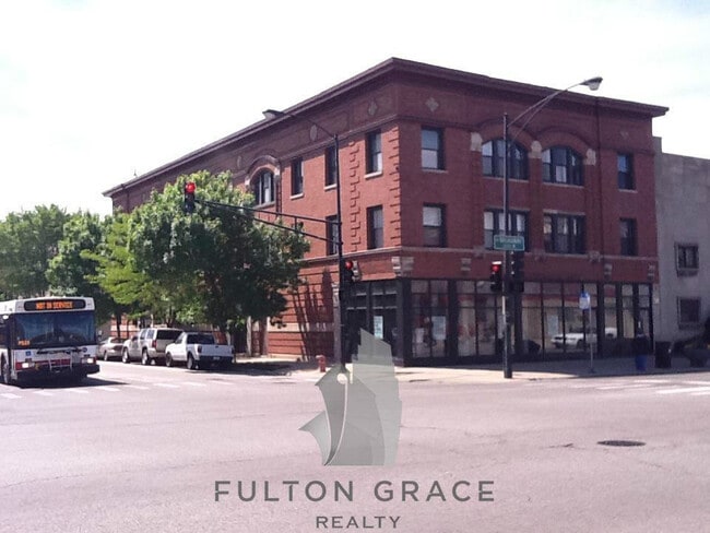 Building Photo - 1212 W Foster Ave Unit 1B