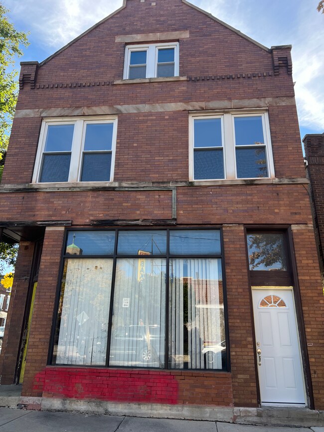 Private Entrance - 3001 W 41st St Unit 1R