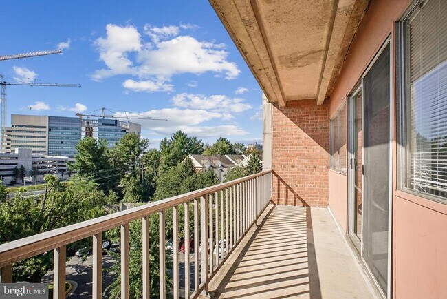 Photo - 5831 Quantrell Ave Unit 409