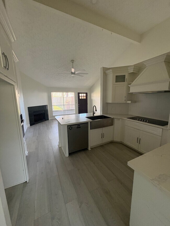 Photo - 3723 Westmeadow Dr