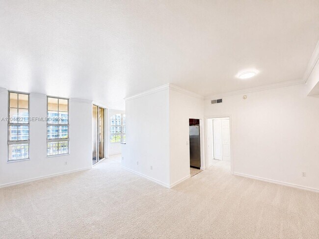 3001 NE 185th St Unit 515
