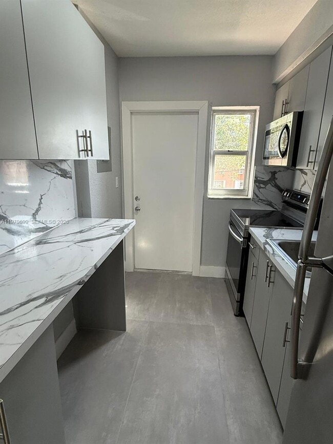 Photo - 3450 SW 9th St Unit 8B