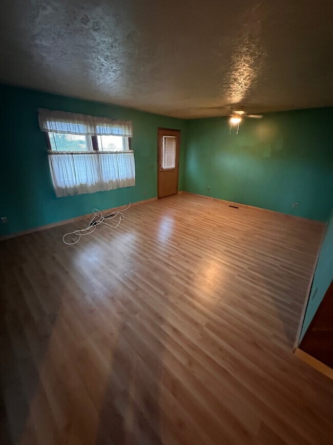 Photo - 18965 8 Mile Rd Unidad 2