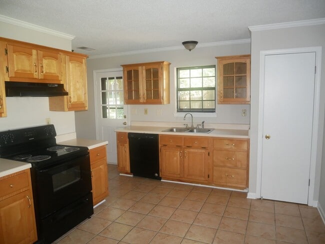 Photo - 850 Pinestone Pl