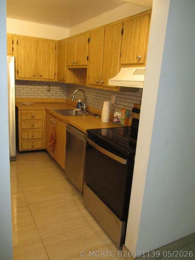 Photo - 6751 N University Dr Unit 320