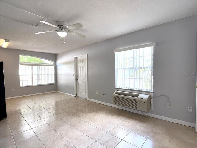 Photo - 902 Orchid Dr