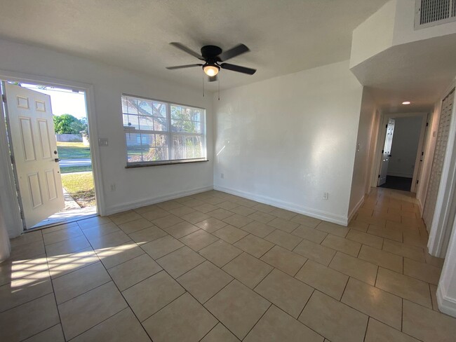 Photo - 21995 Catherine Ave