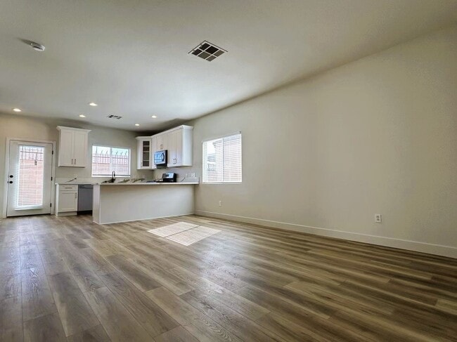 Photo - 2112 Fred Brown Dr