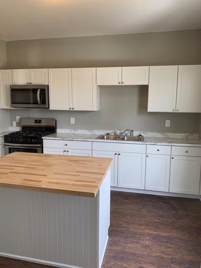 360 E Walnut St Unit 3
