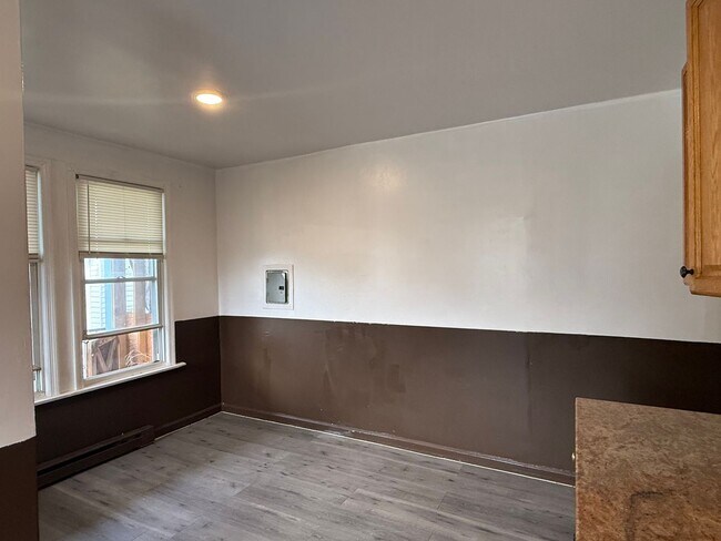 1300 Main St Unit Second Floor