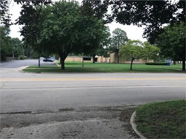 Photo - 713 N Maplewood Dr