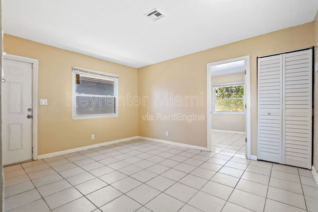 Photo - 1022 NW 6th Ave Unidad 1