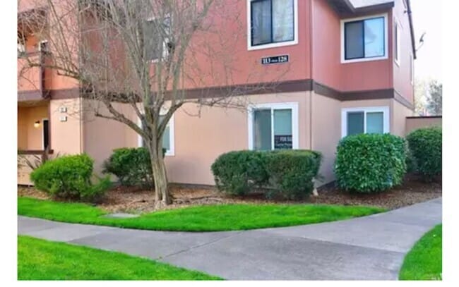 Building Photo - 3 bedroom 2 bath Windsong Condo ~ Includes...