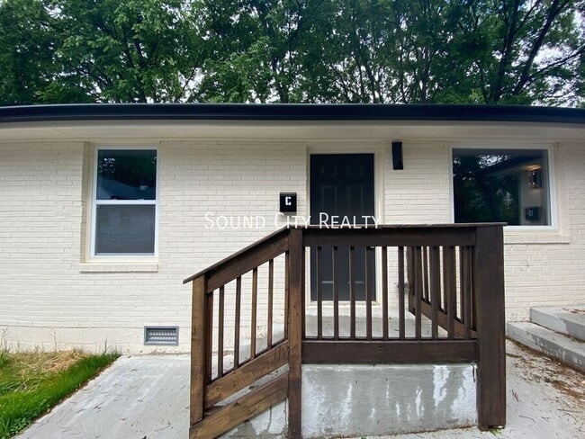 Photo - 1905 Hermosa St Unit C