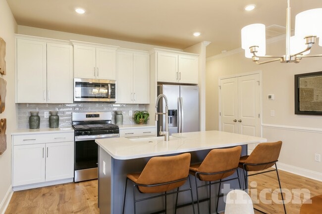 Photo - 18 Beautyberry St