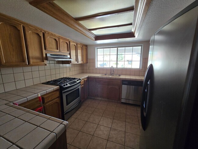 Photo - 905 Cimarron Ct