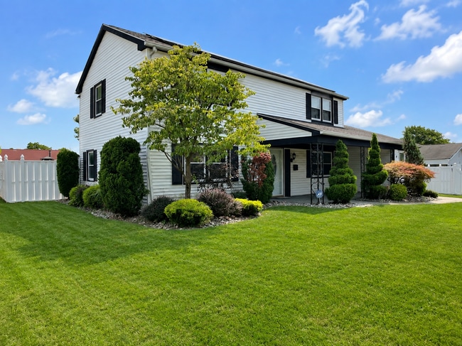 6 Hepburn Ln