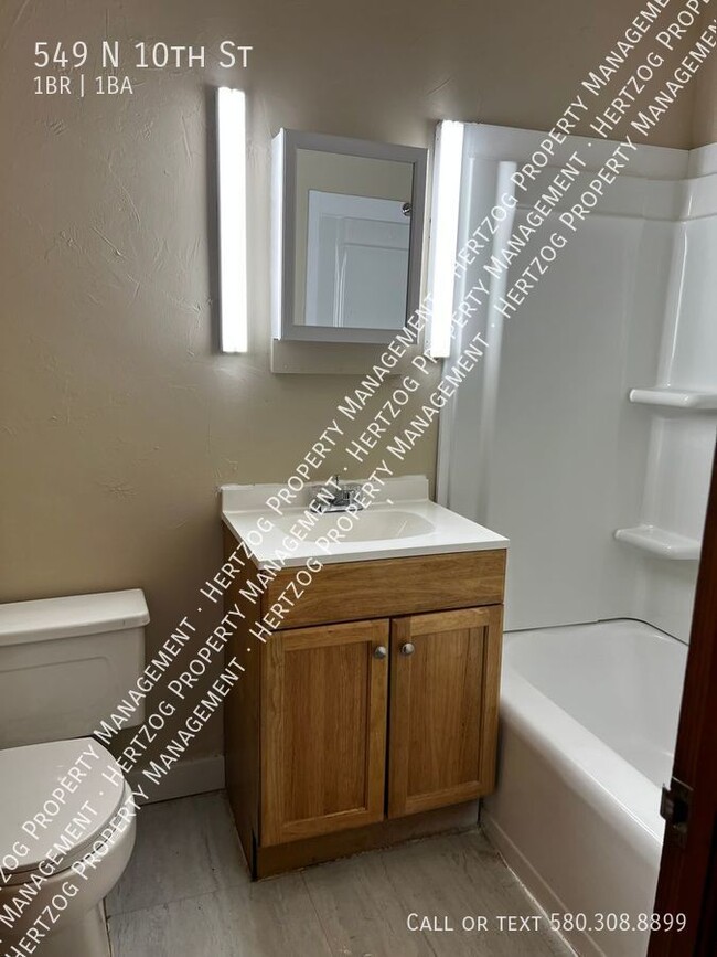 Photo - 549 N 10th St