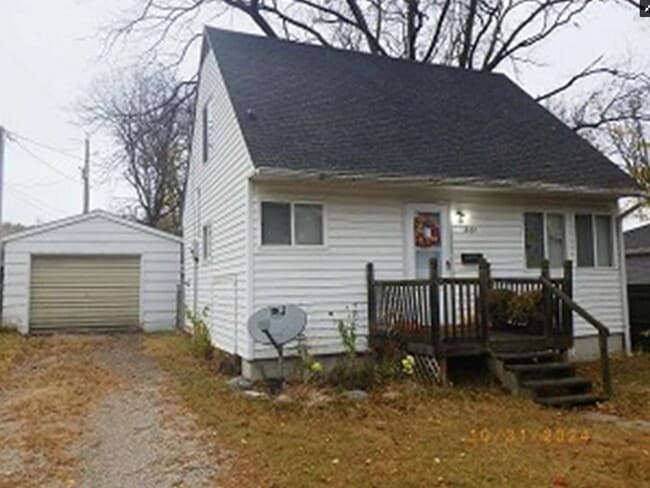 Building Photo - Cute Little Home