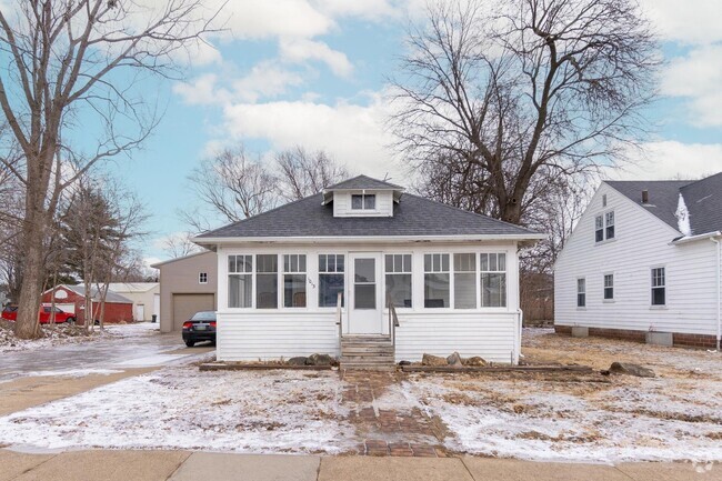 Building Photo - 1013 W 20th St Rental