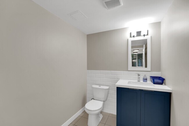 Photo - 1360 Hornby Street