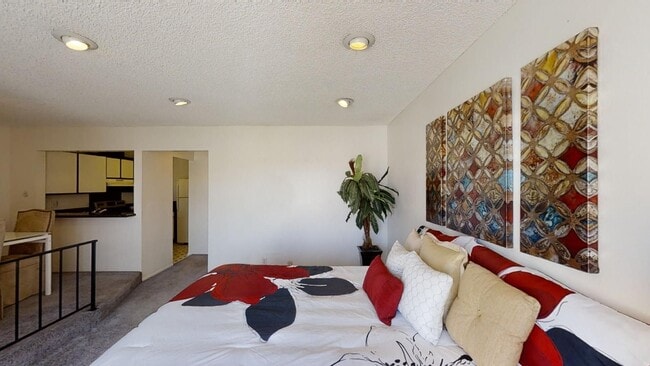 Photo - Large Studio Condo/ Perfect Location