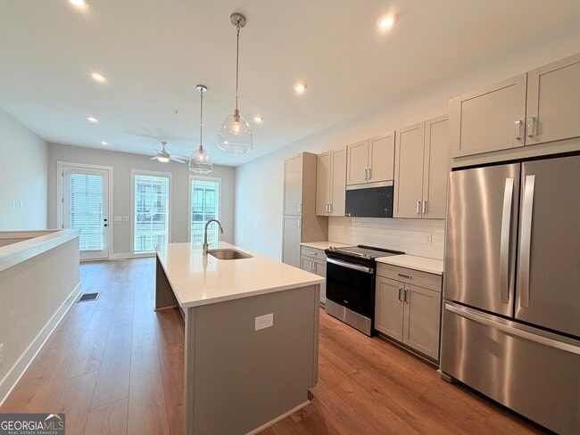 Photo - 988 Bibbs Circle NW