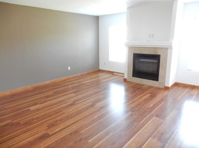 Photo - 3 Bed, 2.5 Bath Townhome Near Mehaffey Park & The Olde Course!