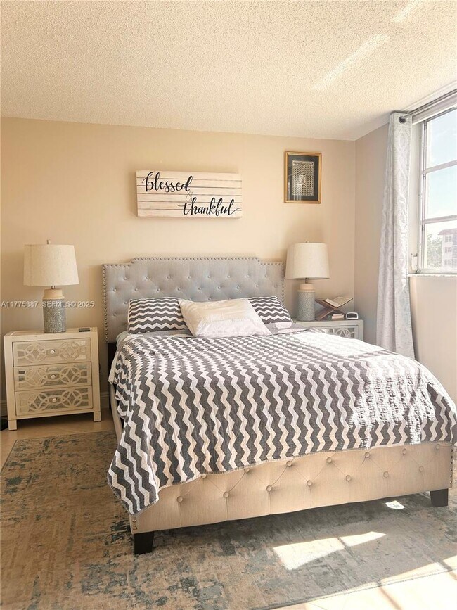 Building Photo - 361 S Hollybrook Dr Unit 104