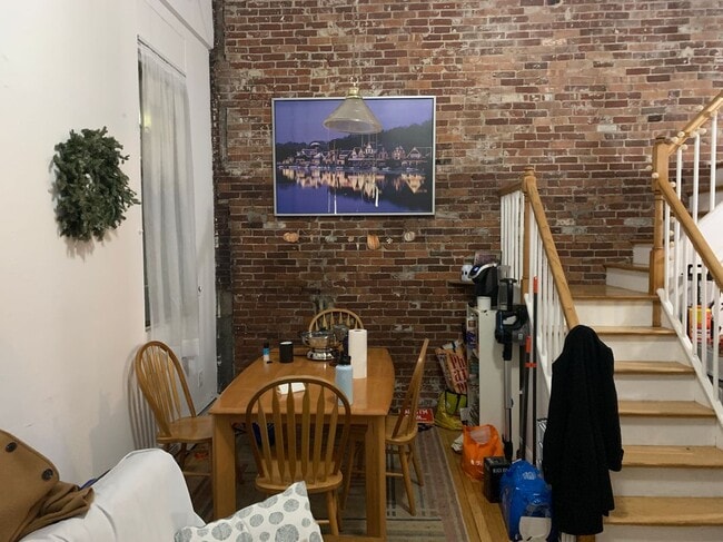 Photo - 168 Northampton St Unit 2