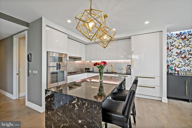 Building Photo - 1414 S Penn Square Unit 22B Rental