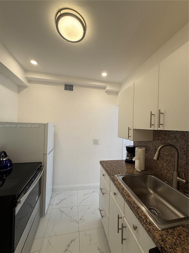 Photo - 1542 Jefferson Ave Unit 5