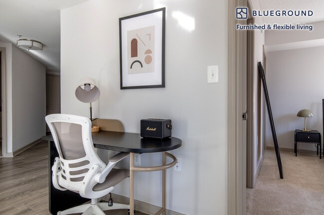 Photo - 7707 Wisconsin Ave Unidad FL4-ID731