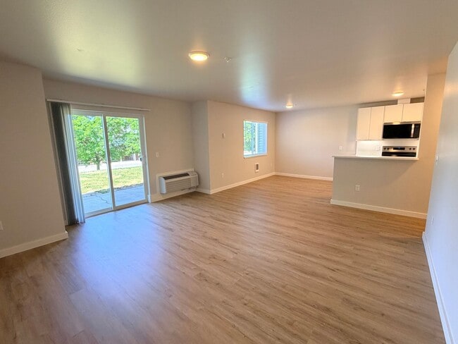 Columbia Square Apartments A-H