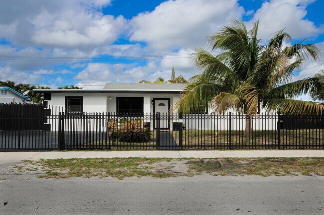 Photo - 1021 NE 211th St