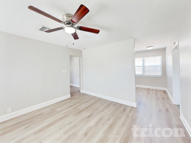 Photo - 3909 W Wallace Ave