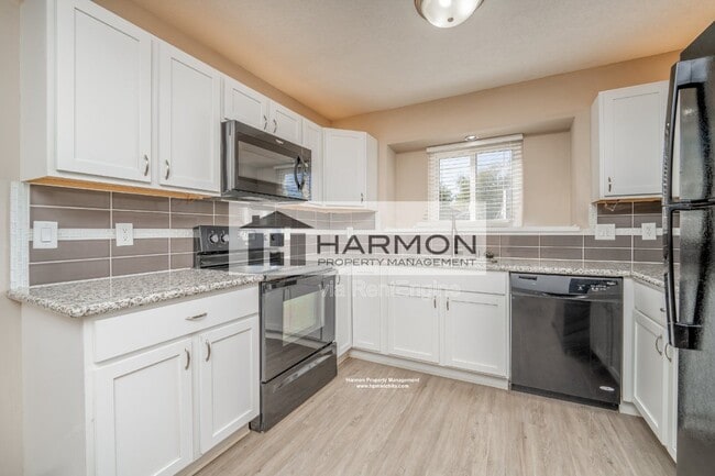 Photo - 2138 S Fieldcrest Cir