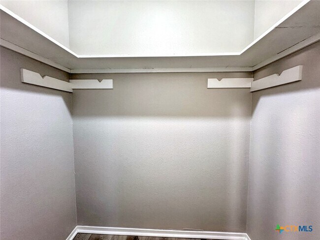 Photo - 501 Ridge Dr