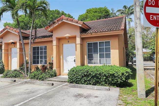 Photo - 117 SE 3rd Ave
