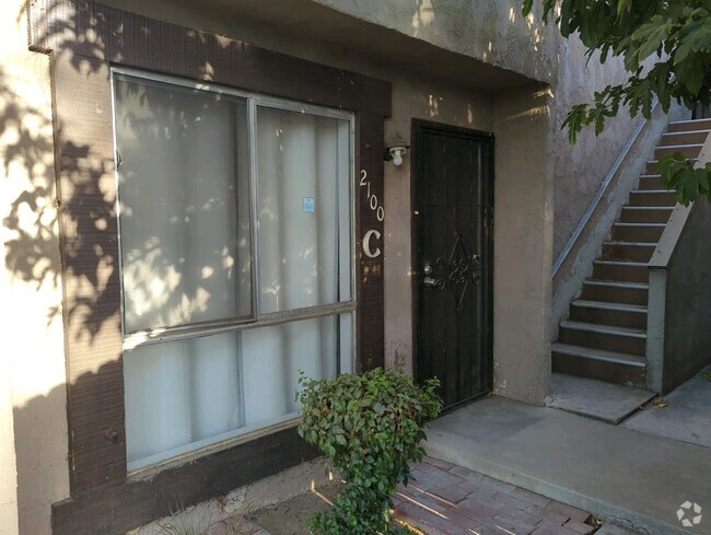 Building Photo - 2100 Pinon Springs Cir Unit C Rental