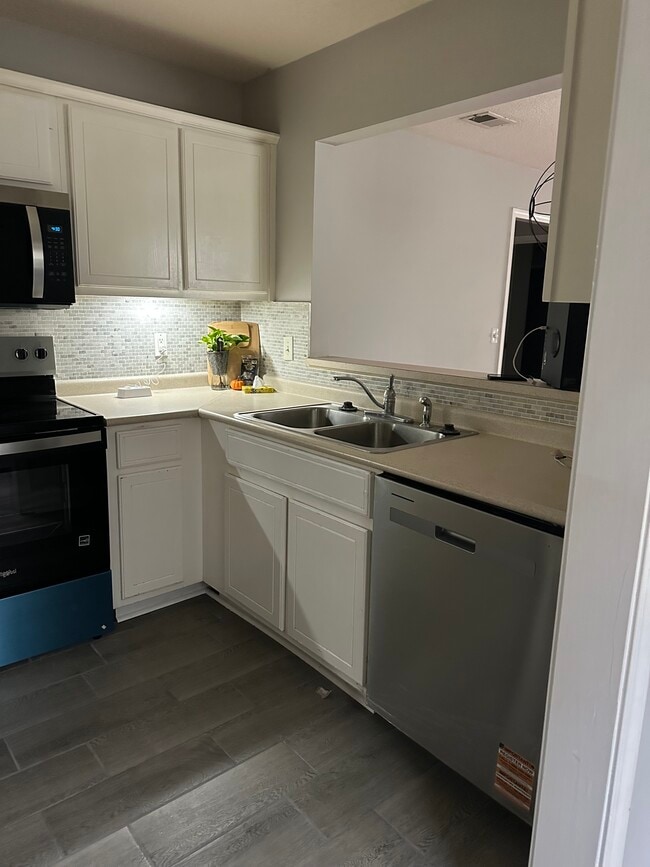 Photo - 104 Camellia Ct Unit 104