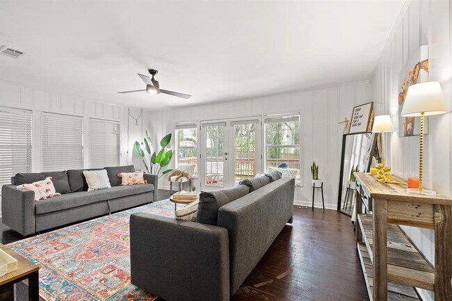 Photo - 3005 Menchaca Rd