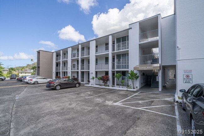 Building Photo - $2,900/mo | 2BR | 1BA | 620 sq. ft. | Move... Unit 204 Rental