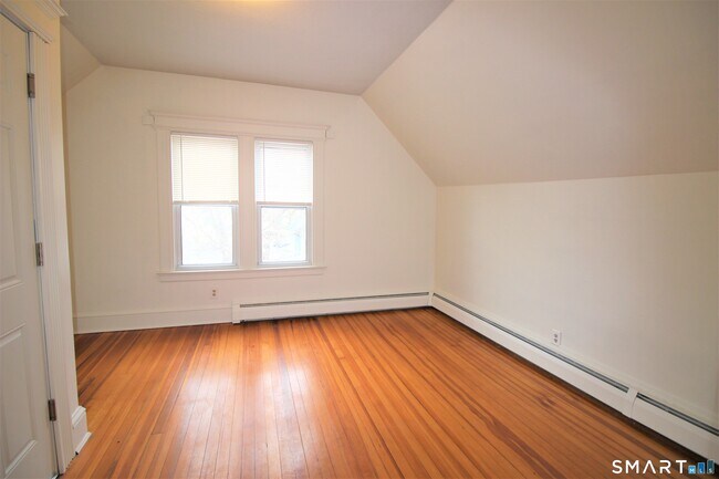 Photo - 19 Nesbit Ave Unit 3rd Floor