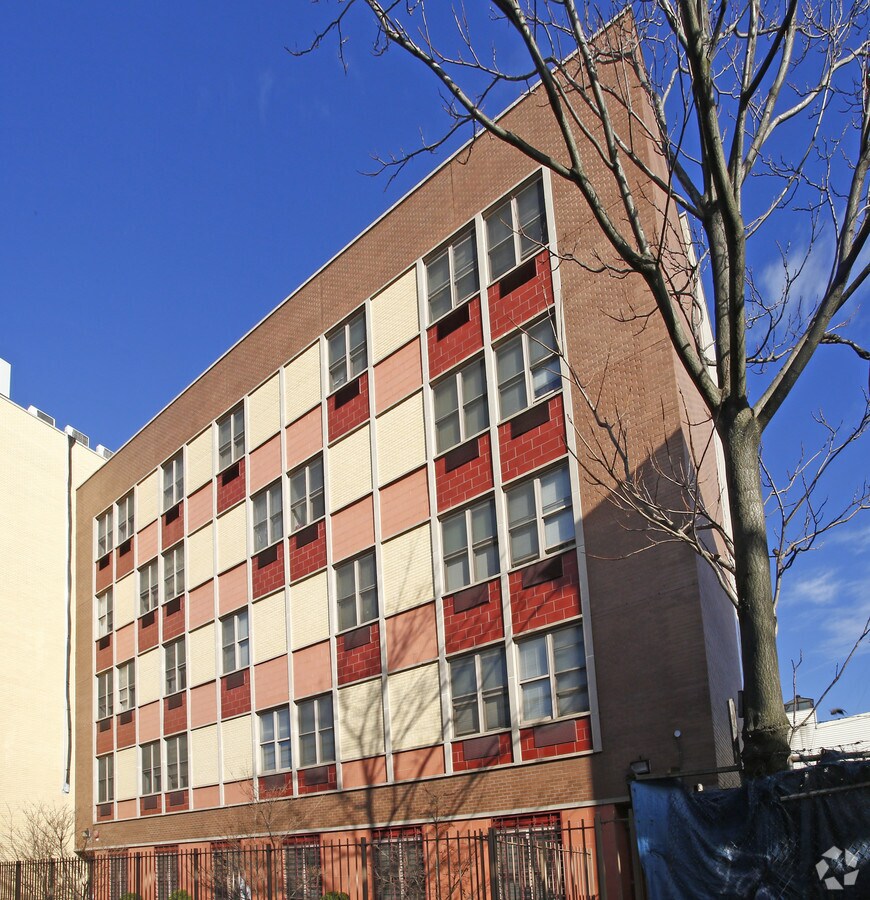 Primary Photo - 1013 Broadway